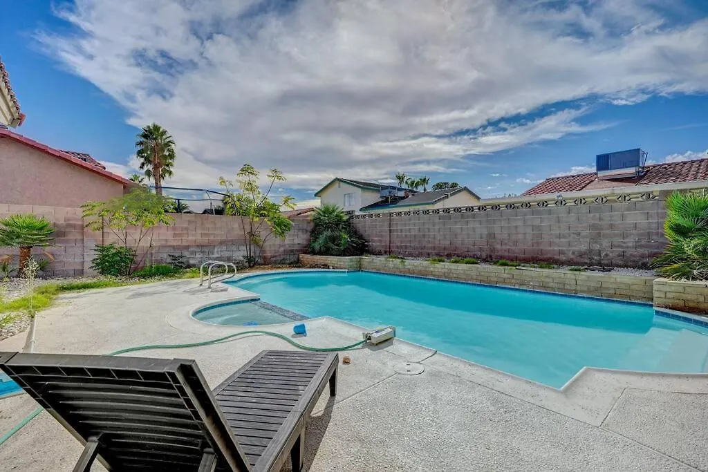 New Poolside Paradise In Vegas With Bbq And Games Las Vegas